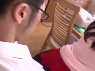 Horúce Japonský teen dostane prsty a v prdeli (Análny Kurva Sex Videa)